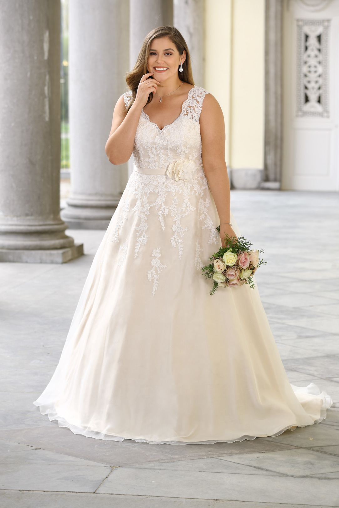 Brautkleider Hochzeitskleider Mode A Linie Ladybird mit V-Ausschnitt Spitze ohne Ärmel grosse Grösse plus size
