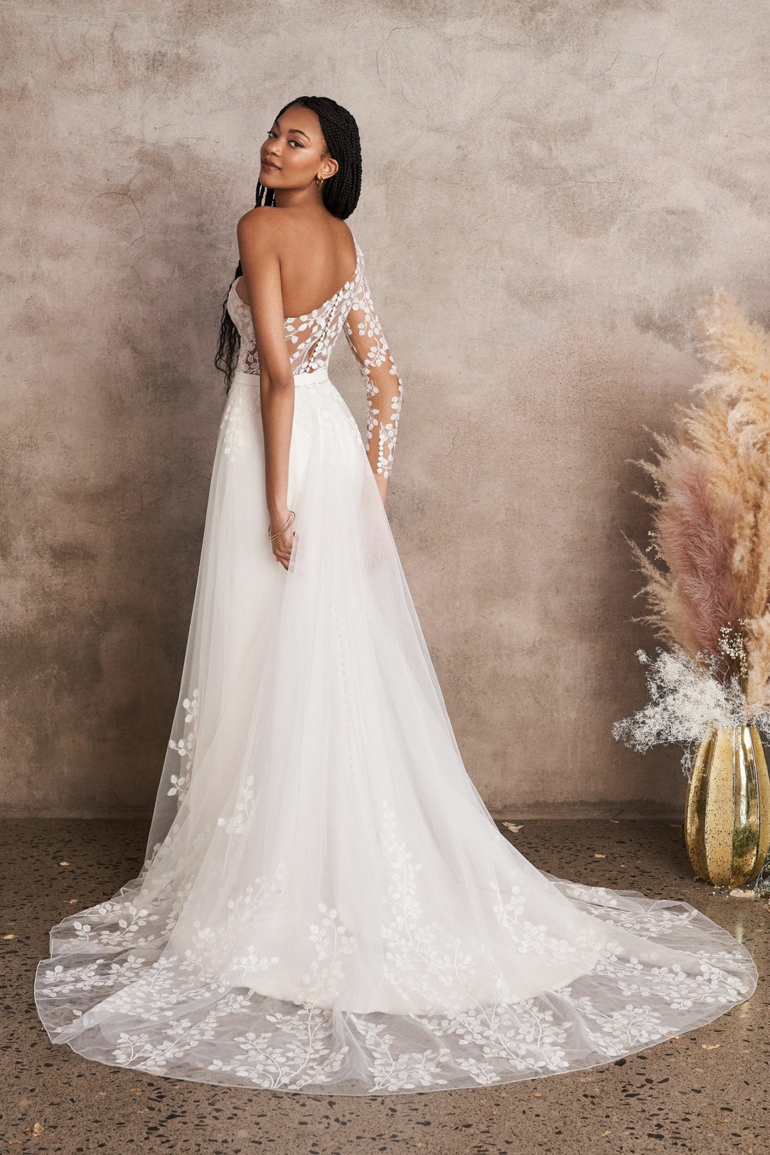 Hochzeitskleider Brautkleider im Fit'n Flare Stil Modell 66223sk ein absoluter Hingucker ist dieses Oneshoulder Kleid mit abnehmbarem Tüllrock traumhafte Spitze in höchster Qualität