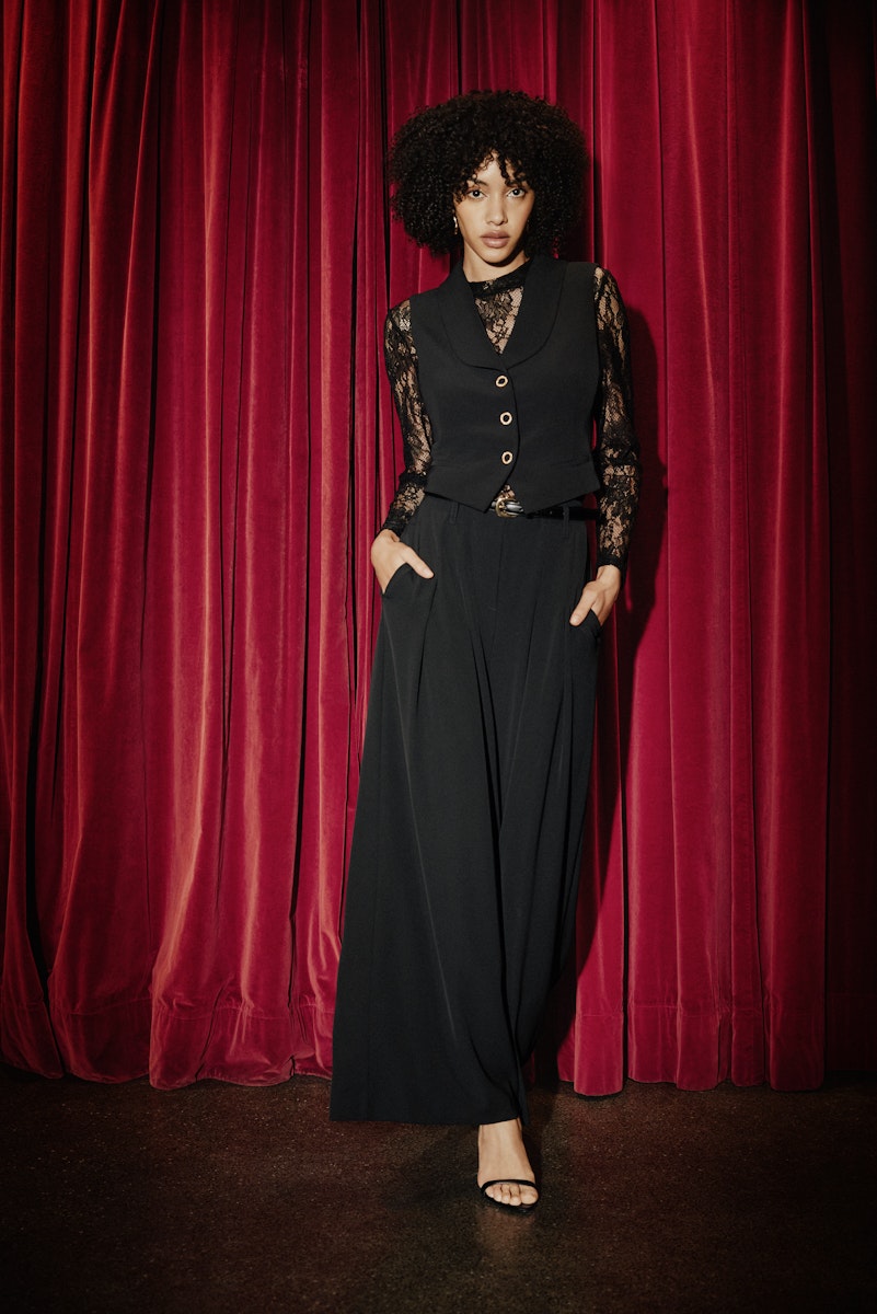 v by vera mo fall winter 2025 medium v 115 fw25 300dpi a4 ecirgbv2