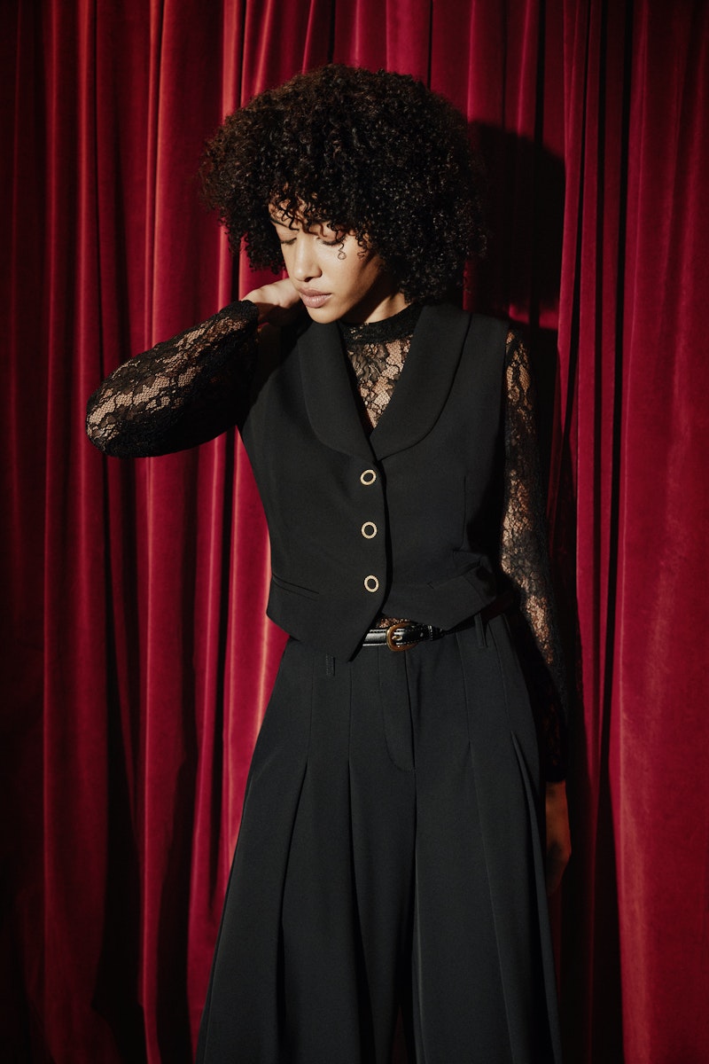 v by vera mo fall winter 2025 medium v 115a fw25 300dpi a4 ecirgbv2