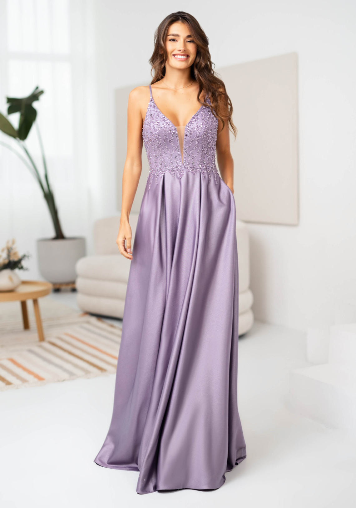 satin abendkleid mit taschen in shining violet ice